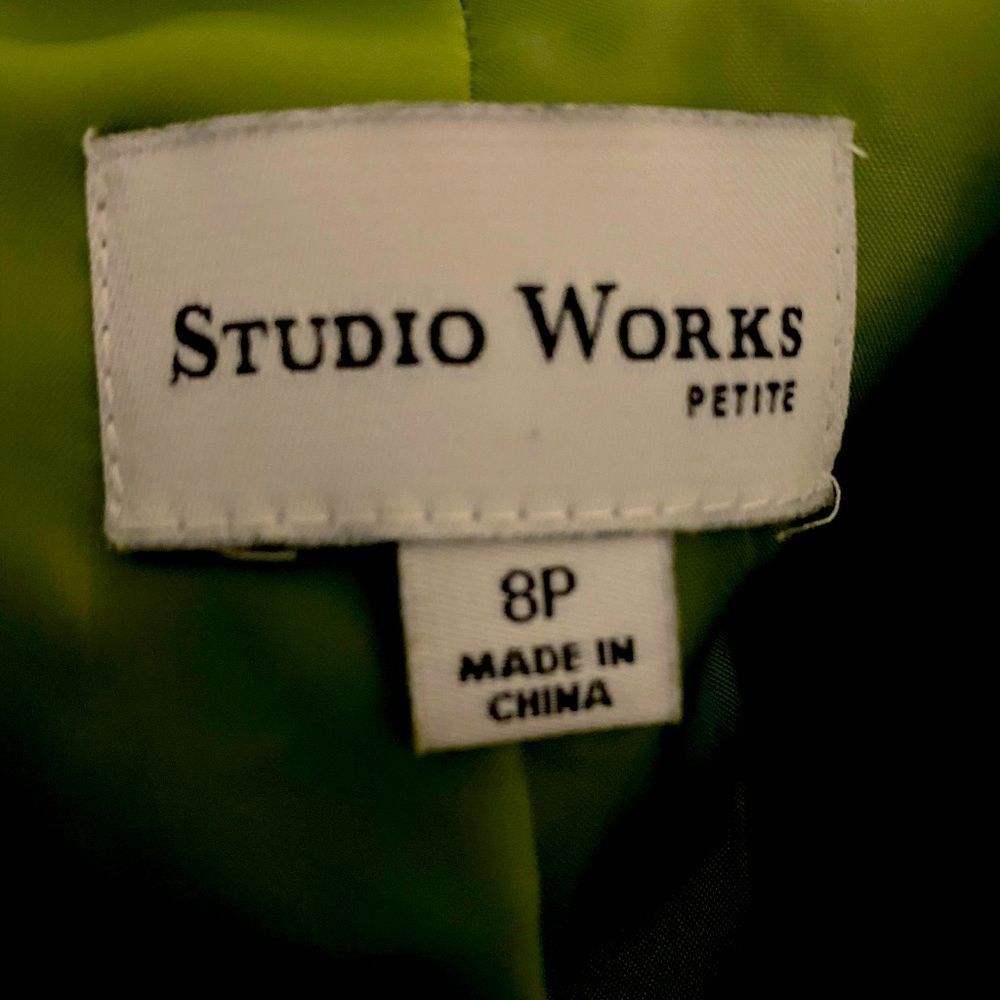 Woman’s jacket - Picture 5 of 5